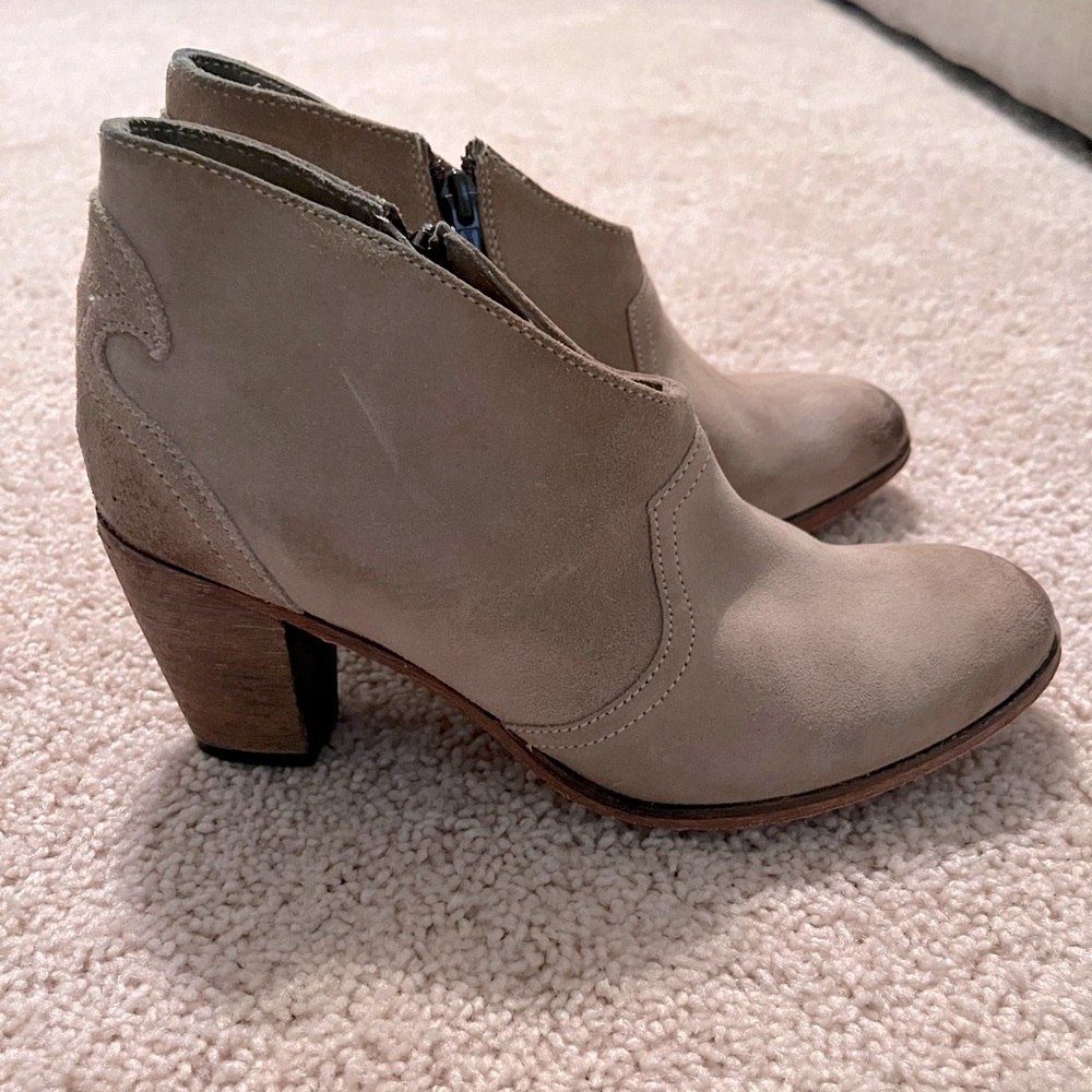 Johnston and Murphy booties